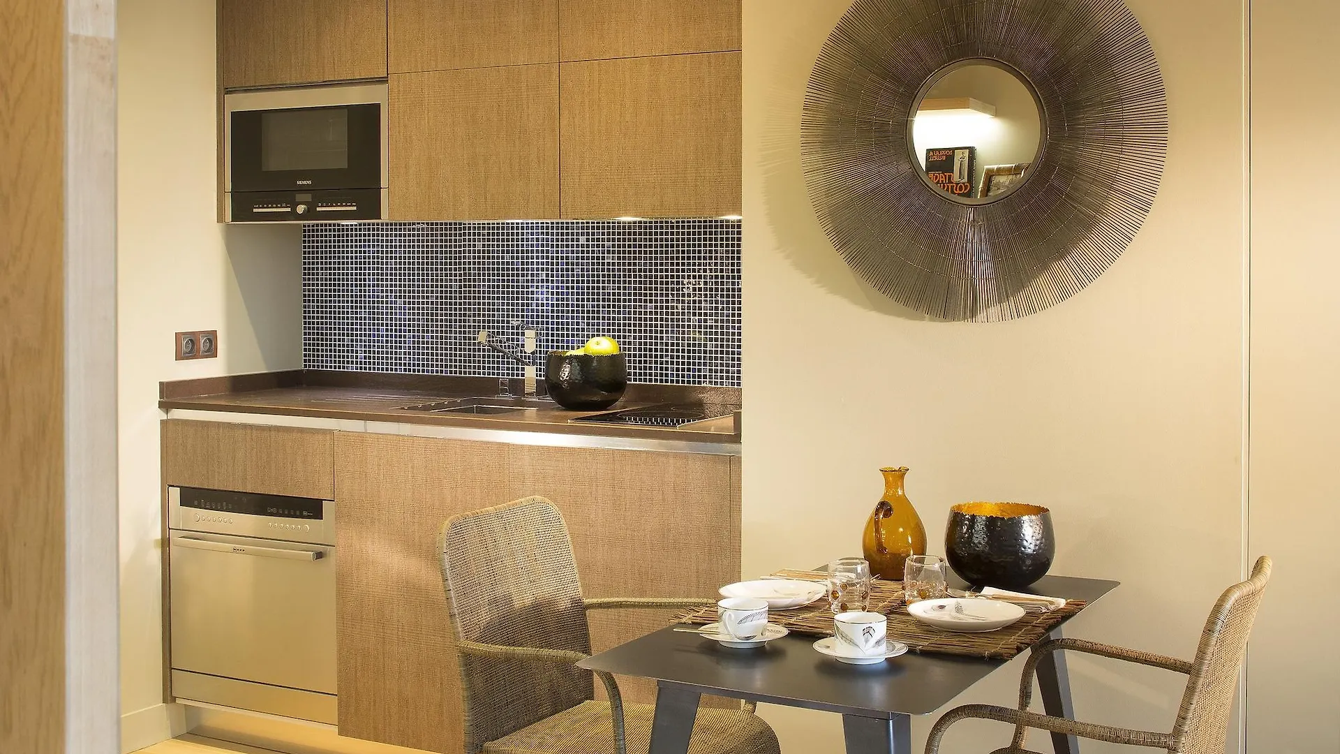 Goralska Residences Bastille Hotel